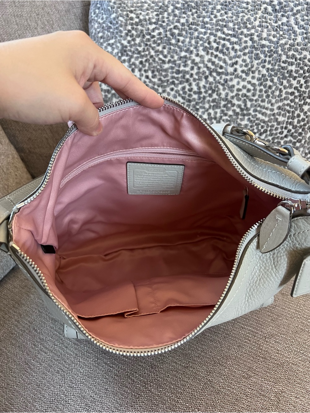 Coach Vintage Legacy Courtenay Hobo Bag Silver Hardware in Light Gray - Picture 8 of 9